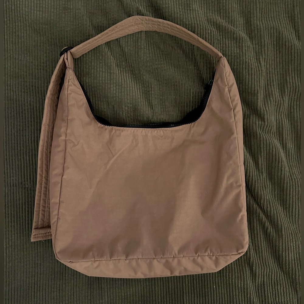 Baggu Nylon Shoulder Bag in Cocoa